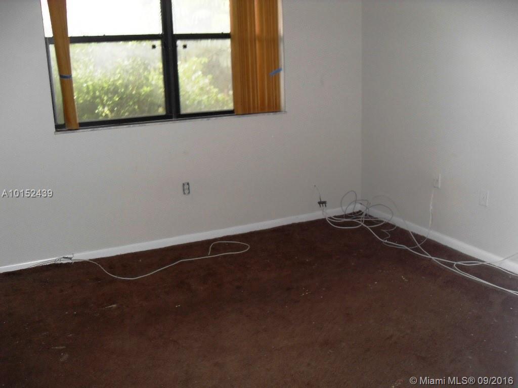 California Club Miami, FL 33179 - Photo 3 of 6