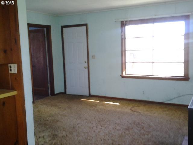 3448 Carnes Road Roseburg, OR 97471 - Photo 4 of 12 Gallery Image 4