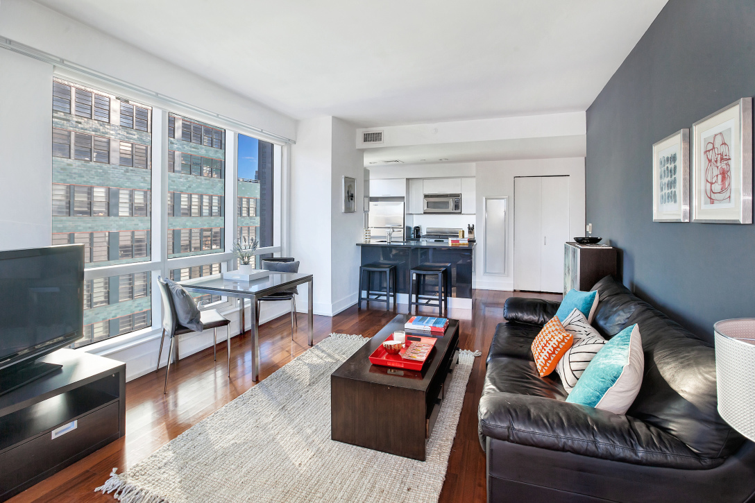 350 West 42nd Street, Unit 21F Manhattan, NY 10036 - Photo 2 of 16