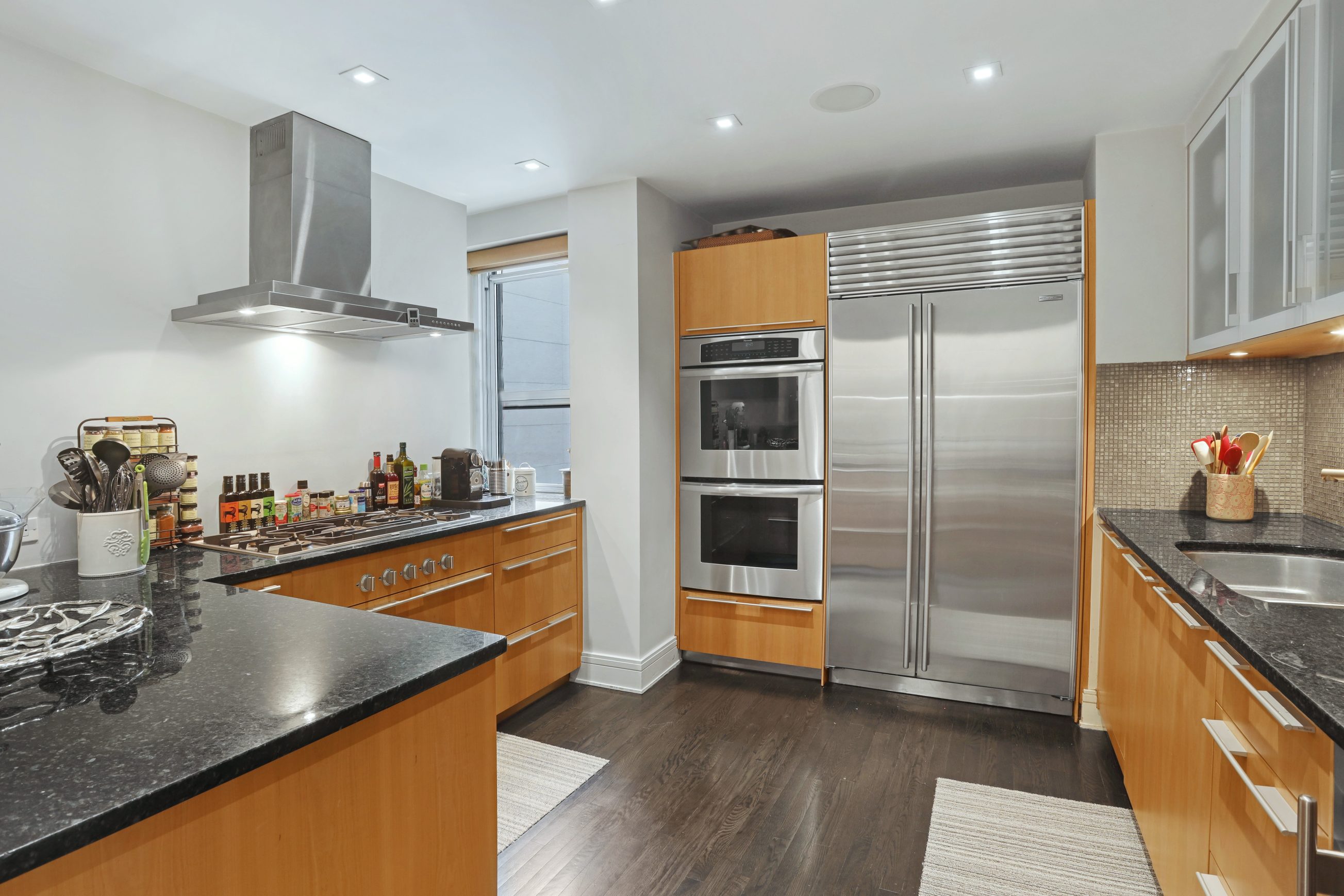 170 East 77th Street, Unit 6A Manhattan, NY 10075 - Photo 6 of 16