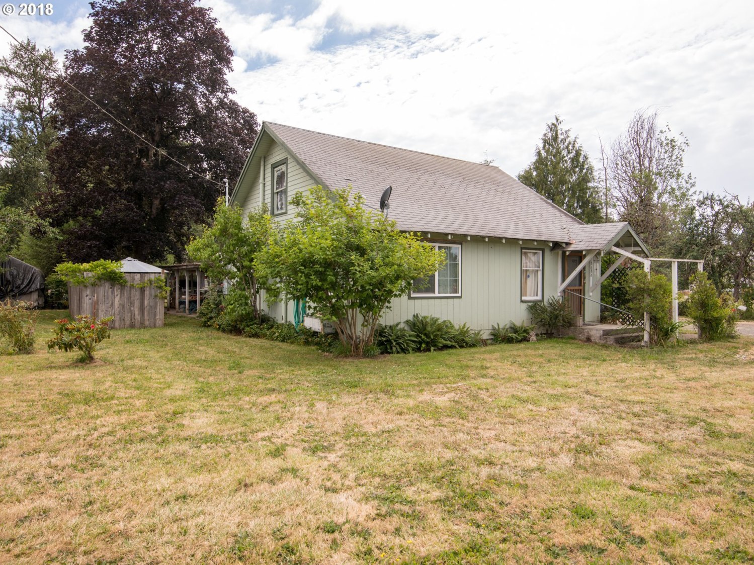 38686 Dexter Road Dexter, OR 97431 - Photo 2 of 32