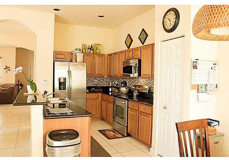 22033 Southwest 95th Place Miami, FL 33190 - Photo 9 of 18