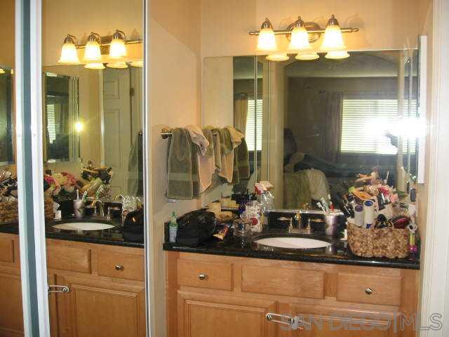9929 Erma Road, Unit 106 San Diego, CA 92131 - Photo 12 of 17