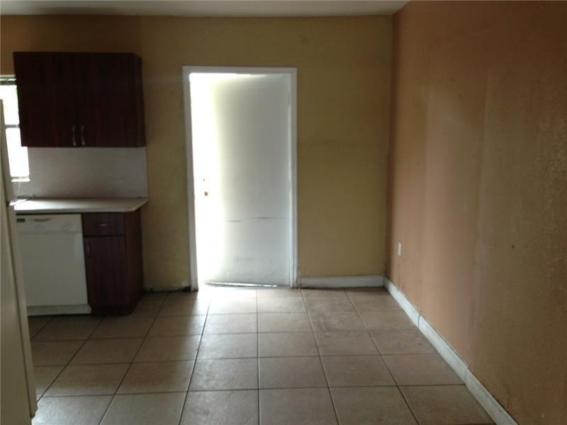 790 Southeast 8th Avenue Hialeah, FL 33010 - Photo 2 of 6