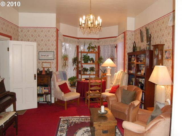706 West Steuben Street Bingen, WA 98605 - Photo 3 of 16