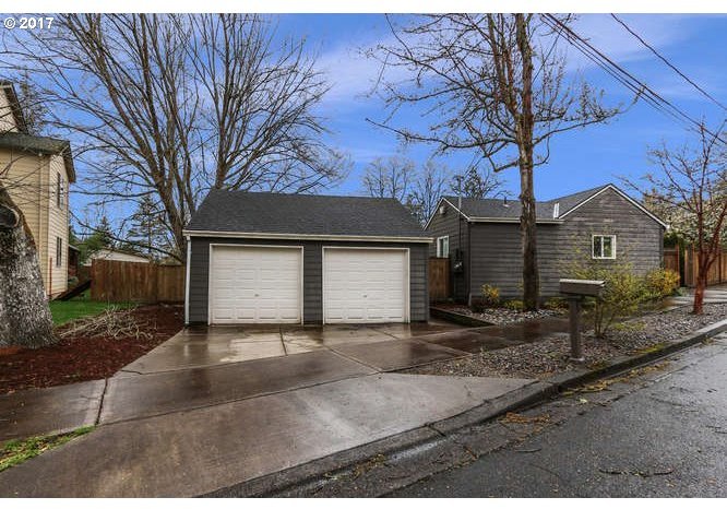 12511 Southwest Boones Ferry Road Lake Oswego, OR 97035 - Photo 2 of 27 Gallery Image 2