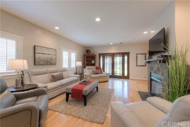 821 North Frederic Street Burbank, CA 91505 - Photo 9 of 23