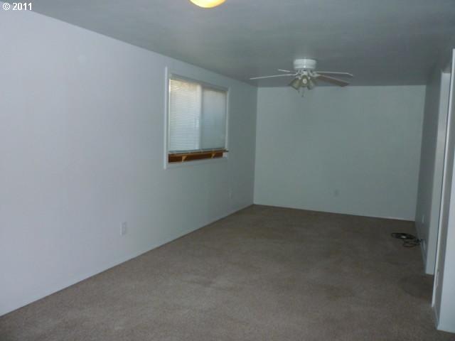 319 Southeast Goodwin Avenue Pendleton, OR 97801 - Photo 6 of 9