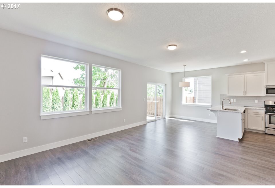 20172 Southwest Kinnaman Road Beaverton, OR 97078 - Photo 13 of 29 Gallery Image 13