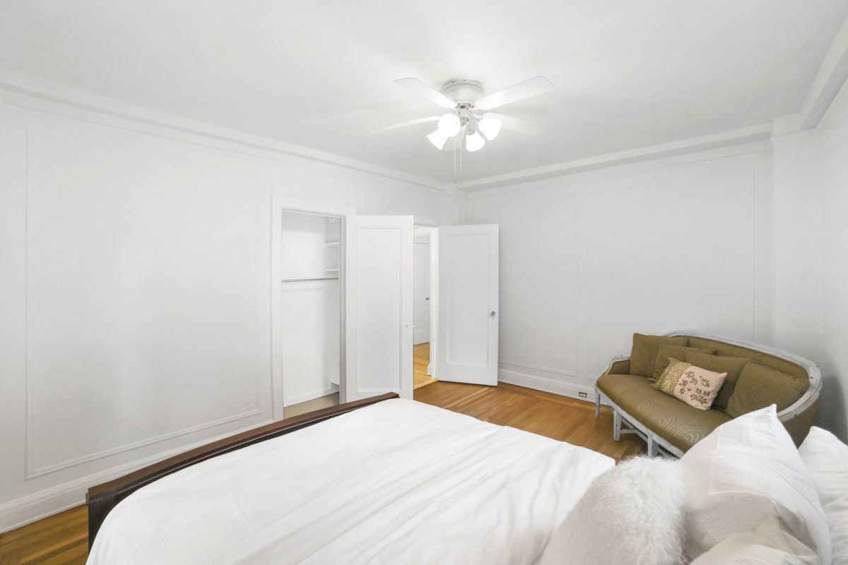240 West 75th Street, Unit 4D Manhattan, NY 10023 - Photo 7 of 10