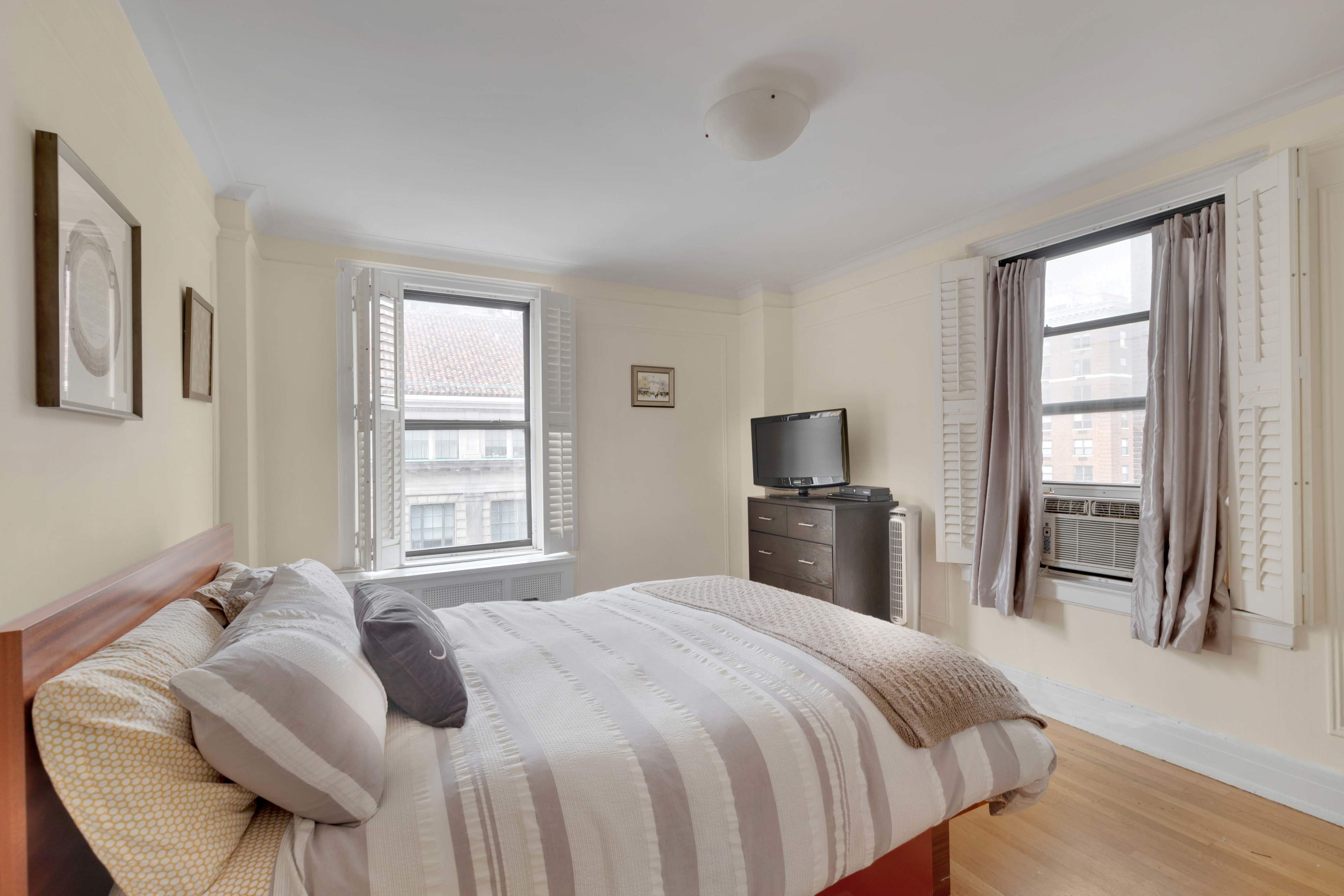 175 West 73rd Street, Unit 11C Manhattan, NY 10023 - Photo 4 of 6