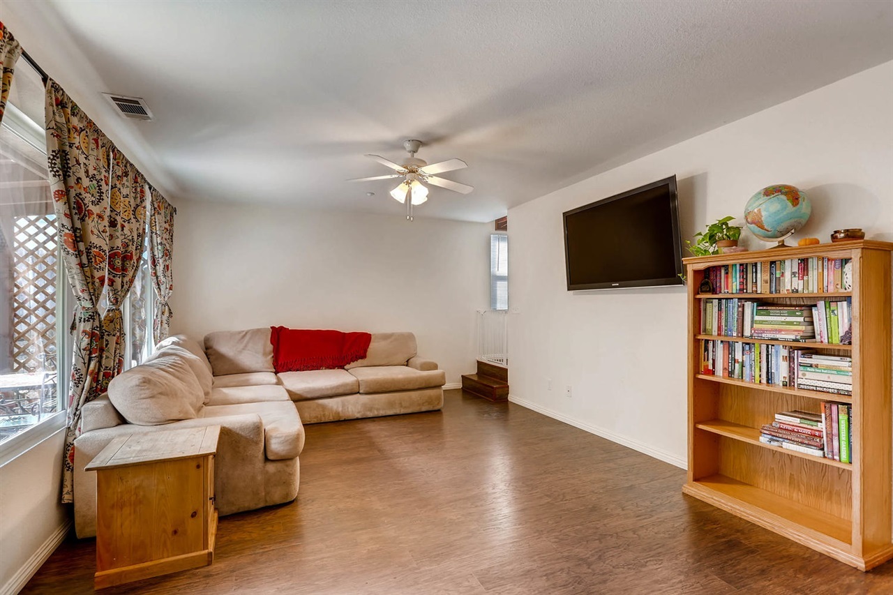 423 Silverbrook Drive El Cajon, CA 92019 - Photo 4 of 25