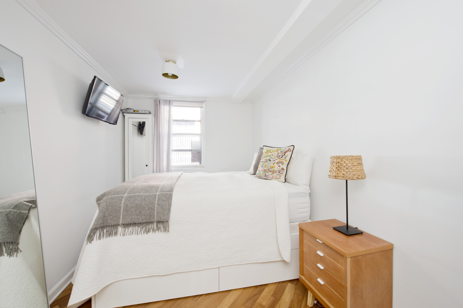 165 Christopher Street, Unit LS Manhattan, NY 10014 - Photo 3 of 6