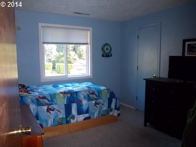 1447 Southwest 14th Street Gresham, OR 97080 - Photo 10 of 16 Gallery Image 10