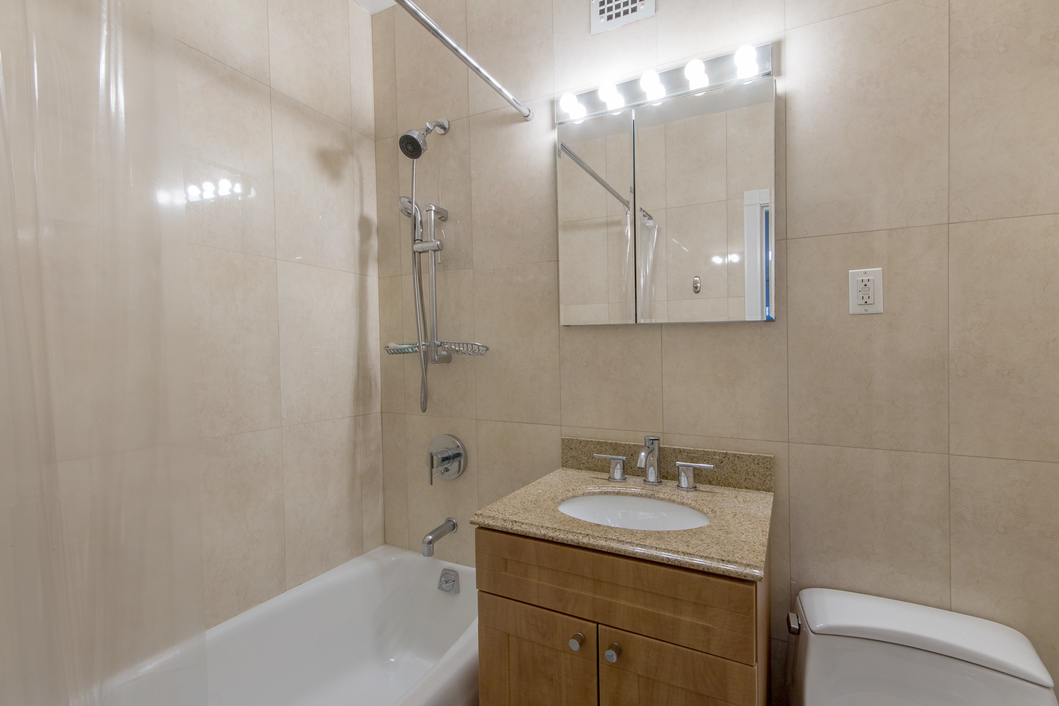 300 East 74th Street, Unit 17A Manhattan, NY 10021 - Photo 7 of 8