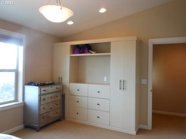 9177 Northwest Germantown Road, Unit 13 Portland, OR 97231 - Photo 8 of 10 Gallery Image 8