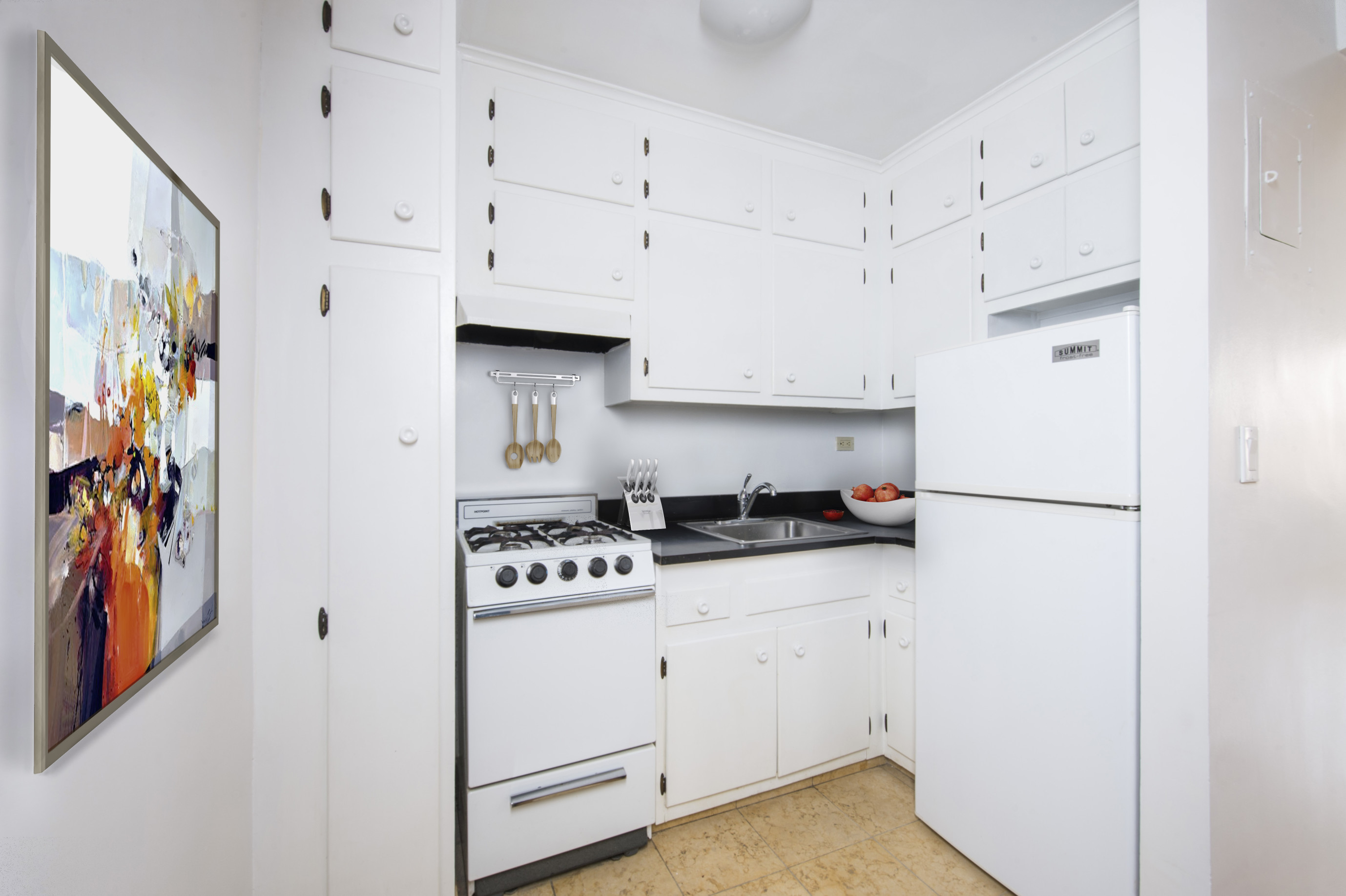 165 Christopher Street, Unit 5S Manhattan, NY 10014 - Photo 2 of 8