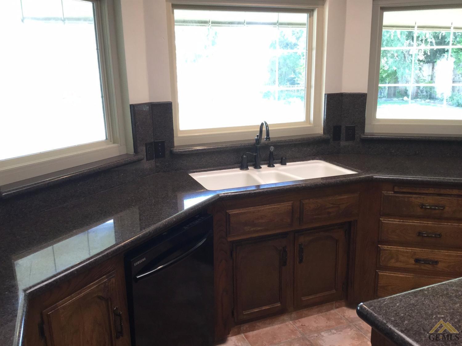 5008 Panorama Drive Bakersfield, CA 93306 - Photo 6 of 40