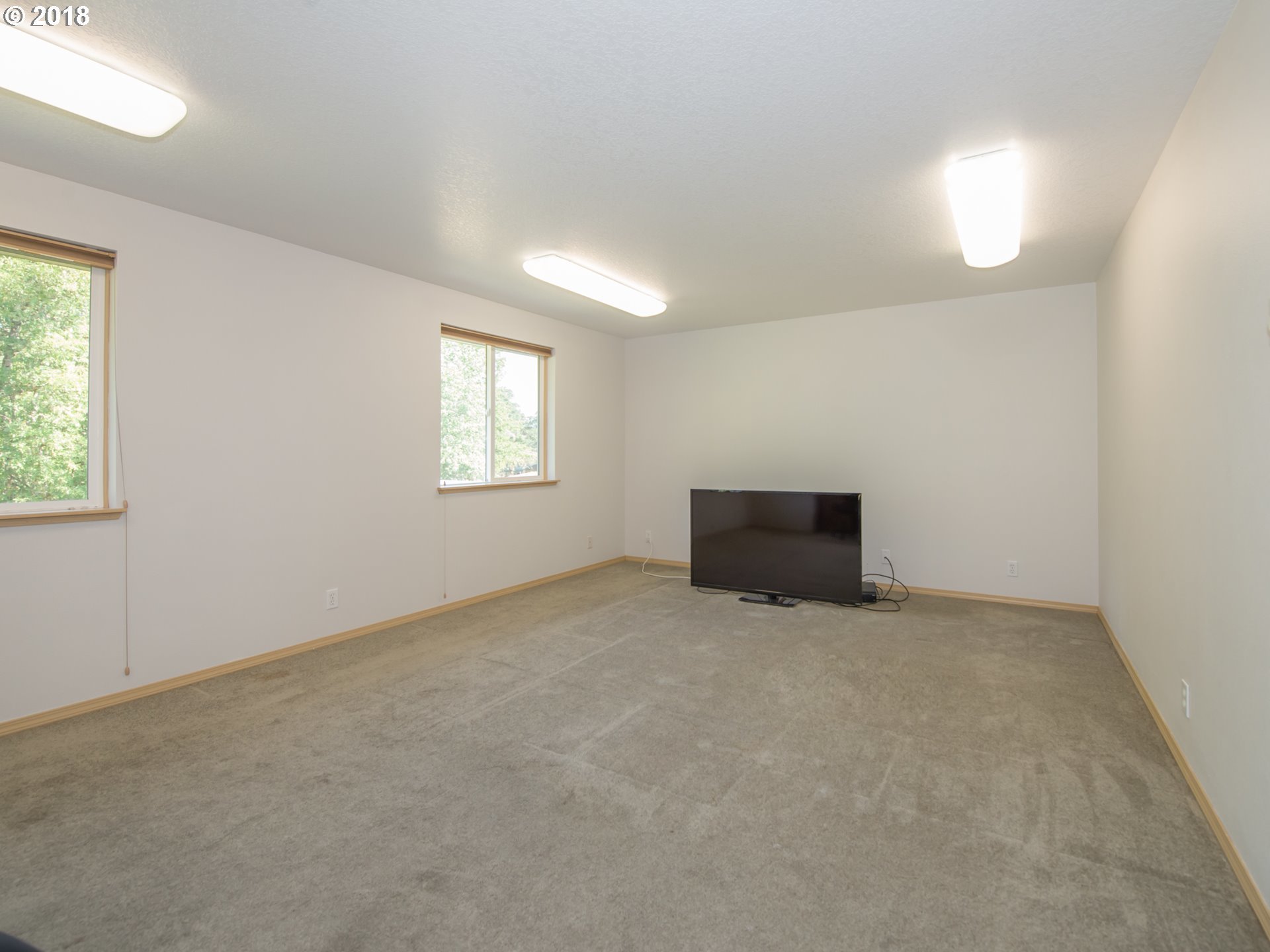 31803 Gowdyville Road Cottage Grove, OR 97424 - Photo 11 of 32 Gallery Image 11