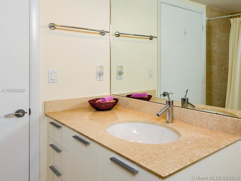 400 Alton Road, Unit 910 Miami Beach, FL 33139 - Photo 15 of 18