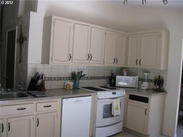 520 Kroll Road Castle Rock, WA 98611 - Photo 4 of 15 Gallery Image 4