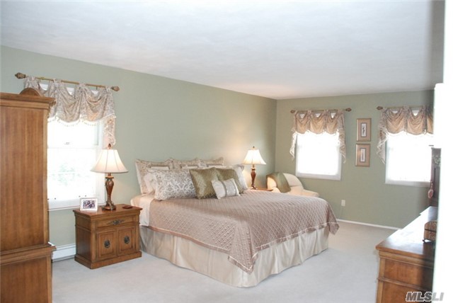 30 Fleetwood Road Commack, NY 11725 - Photo 14 of 20 Gallery Image 14