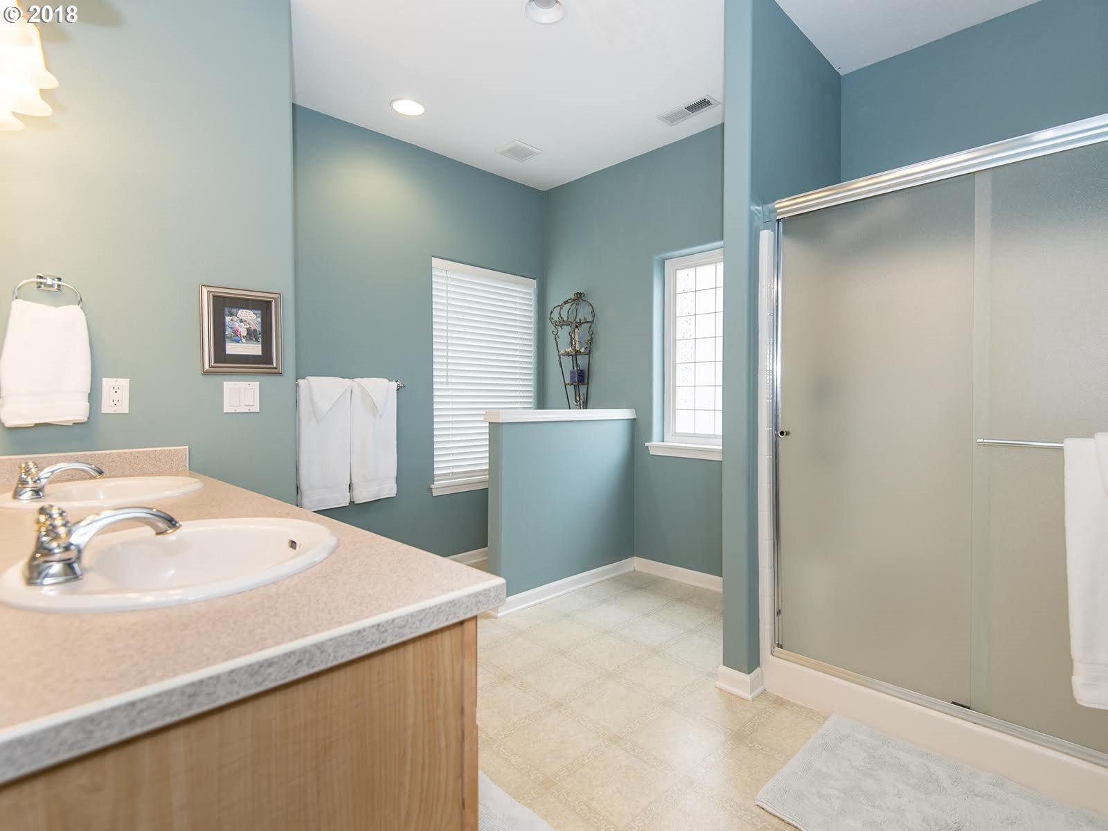 13600 Southwest Willow Top Lane Tigard, OR 97224 - Photo 12 of 26 Gallery Image 12
