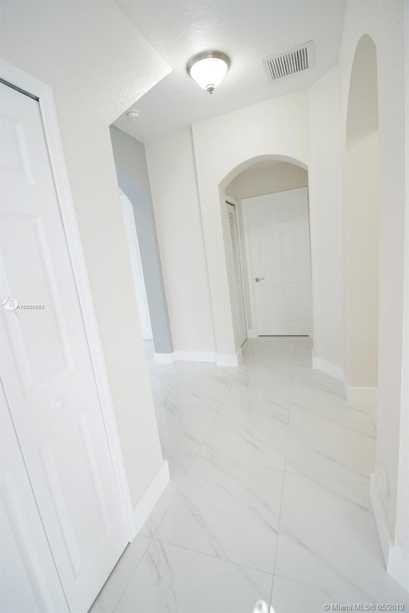 16605 Southwest 55th Terrace Miami, FL 33185 - Photo 17 of 23