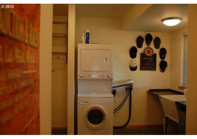 402 Center Street Mosier, OR 97040 - Photo 12 of 16 Gallery Image 12