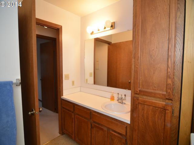 14575 Southwest Walker Road, Unit 25 Beaverton, OR 97006 - Photo 2 of 15 Gallery Image 2