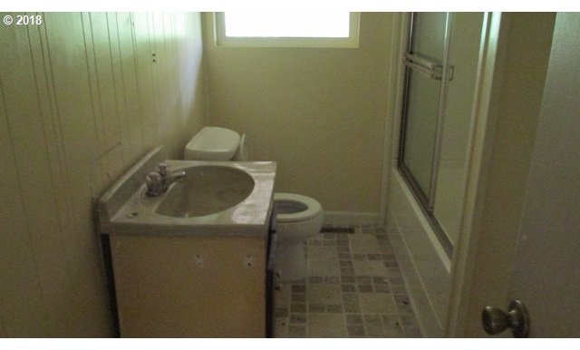 2937 Del Rio Road Roseburg, OR 97471 - Photo 4 of 14 Gallery Image 4