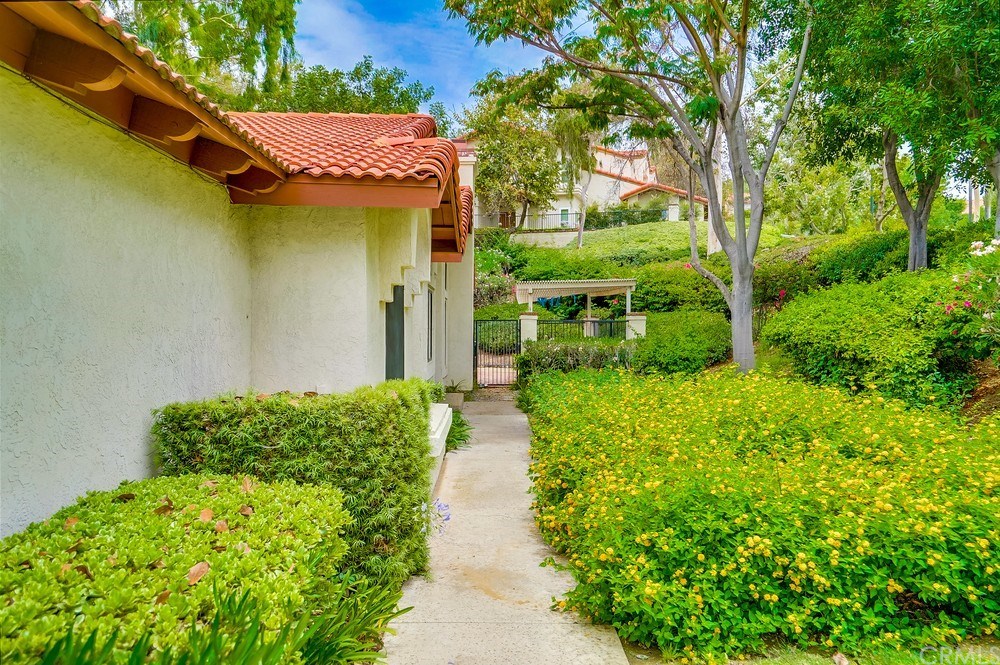 1541 Vallecito Pomona, CA 91768 - Photo 2 of 34