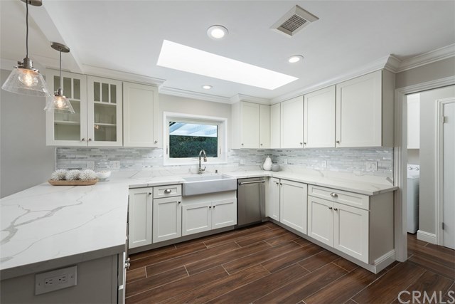 1915 Mariners Drive Newport Beach, CA 92660 - Photo 3 of 27