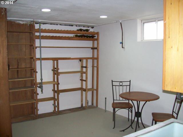 12700 Southwest Beef Bend Road King City, OR 97224 - Photo 14 of 16 Gallery Image 14
