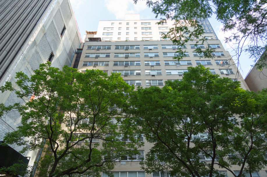 333 E 46th St, Manhattan, NY 10017 - Photo 2 of 4