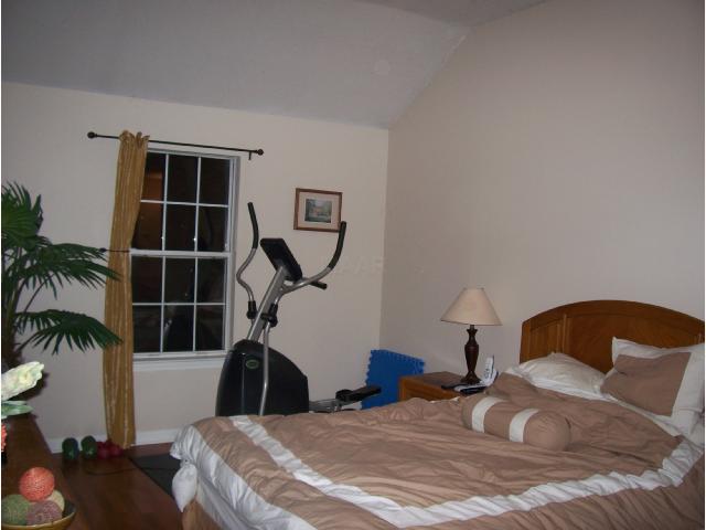 8443 Old Dexter Road Memphis, TN 38016 - Photo 5 of 9 Master bedroom with plenty of room!
