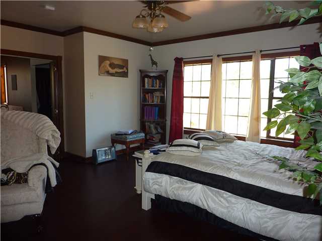 2013 Bartlett Road Memphis, TN 38134 - Photo 7 of 13 Hardwood Floors~Huge Windows~Ceiling Fan