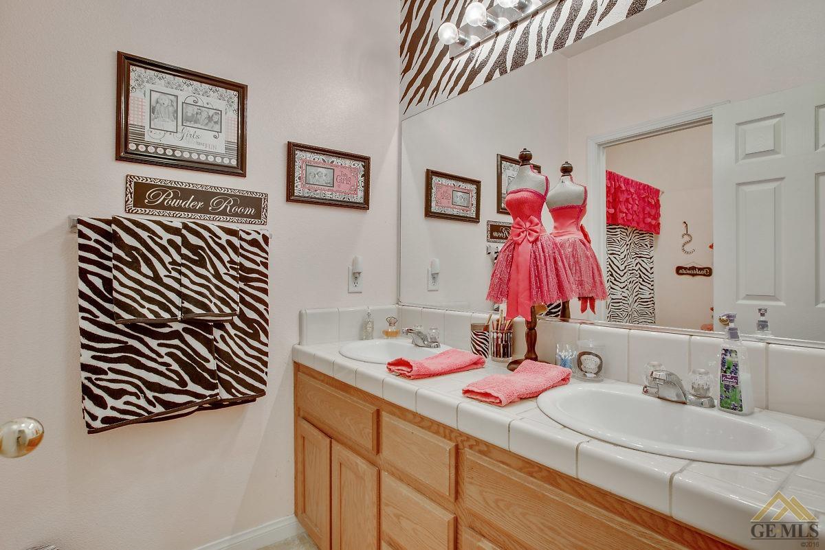 3601 Campfire Drive Bakersfield, CA 93312 - Photo 30 of 40