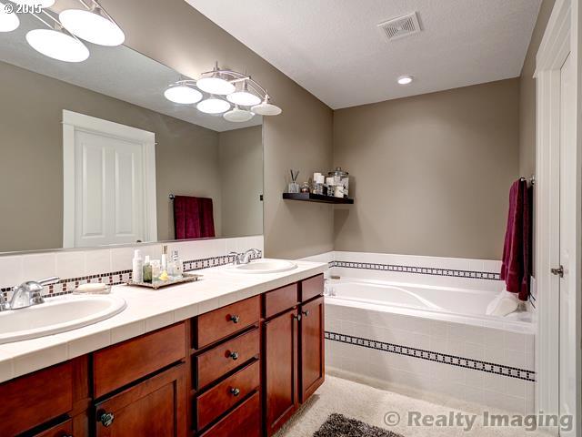 11134 Northwest Leahy Road Portland, OR 97229 - Photo 12 of 14 Gallery Image 12