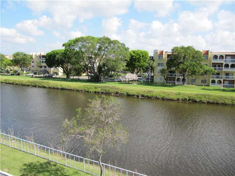 7725 Southwest 86th Street, Unit A1320 Miami, FL 33143 - Photo 2 of 20