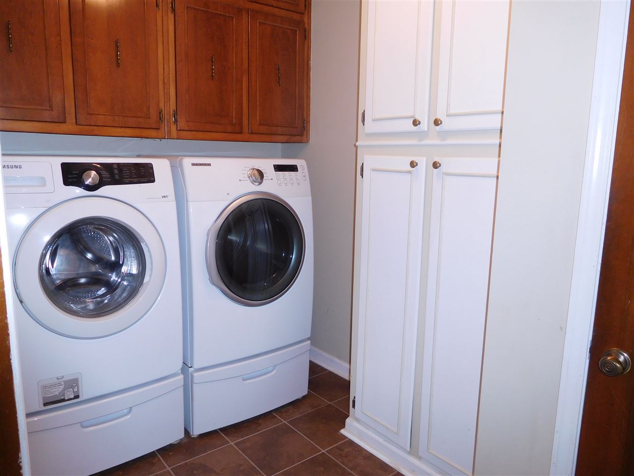 1145 Hayne Road Memphis, TN 38119 - Photo 19 of 24 Samsung washer and dryer included