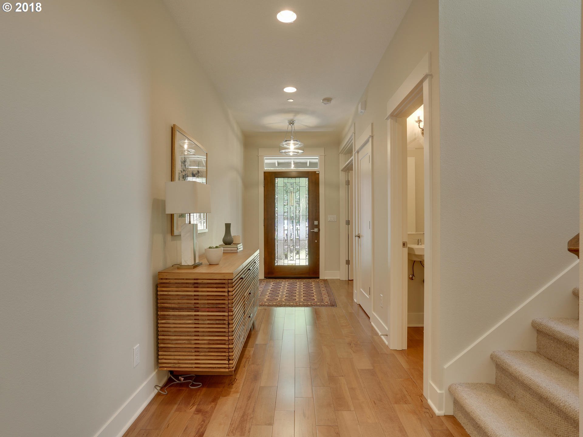 5868 Southwest Ralston Drive Portland, OR 97239 - Photo 4 of 31 Gallery Image 4