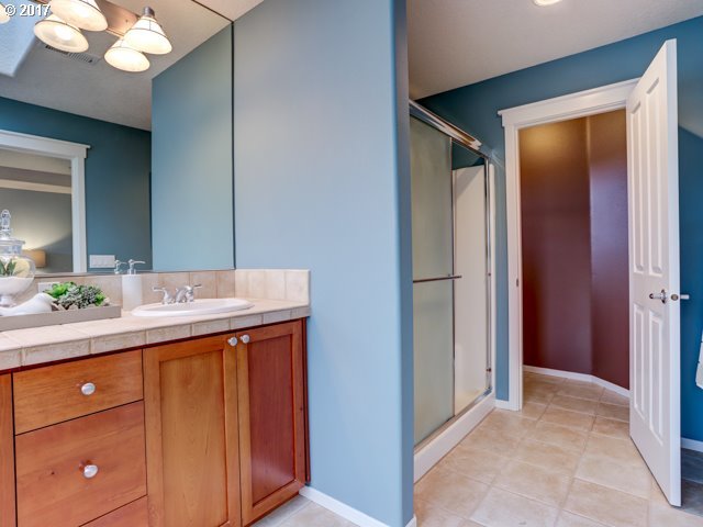 3716 Northwest Lansbrook Terrace Portland, OR 97229 - Photo 19 of 32