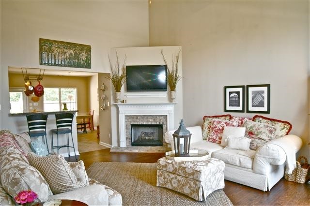 8707 Macon Road Memphis, TN 38018 - Photo 4 of 21 Fireplace with gas logs