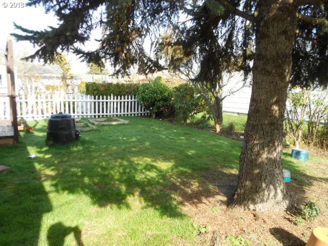 1548 Thompson Road Woodburn, OR 97071 - Photo 5 of 17 Gallery Image 5