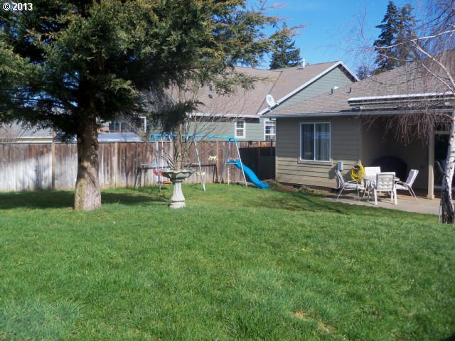 740 Henderson Road Hood River, OR 97031 - Photo 14 of 16 Gallery Image 14