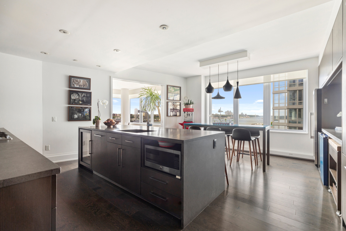 50 Riverside Boulevard, Unit 18B Manhattan, NY 10069 - Photo 7 of 35