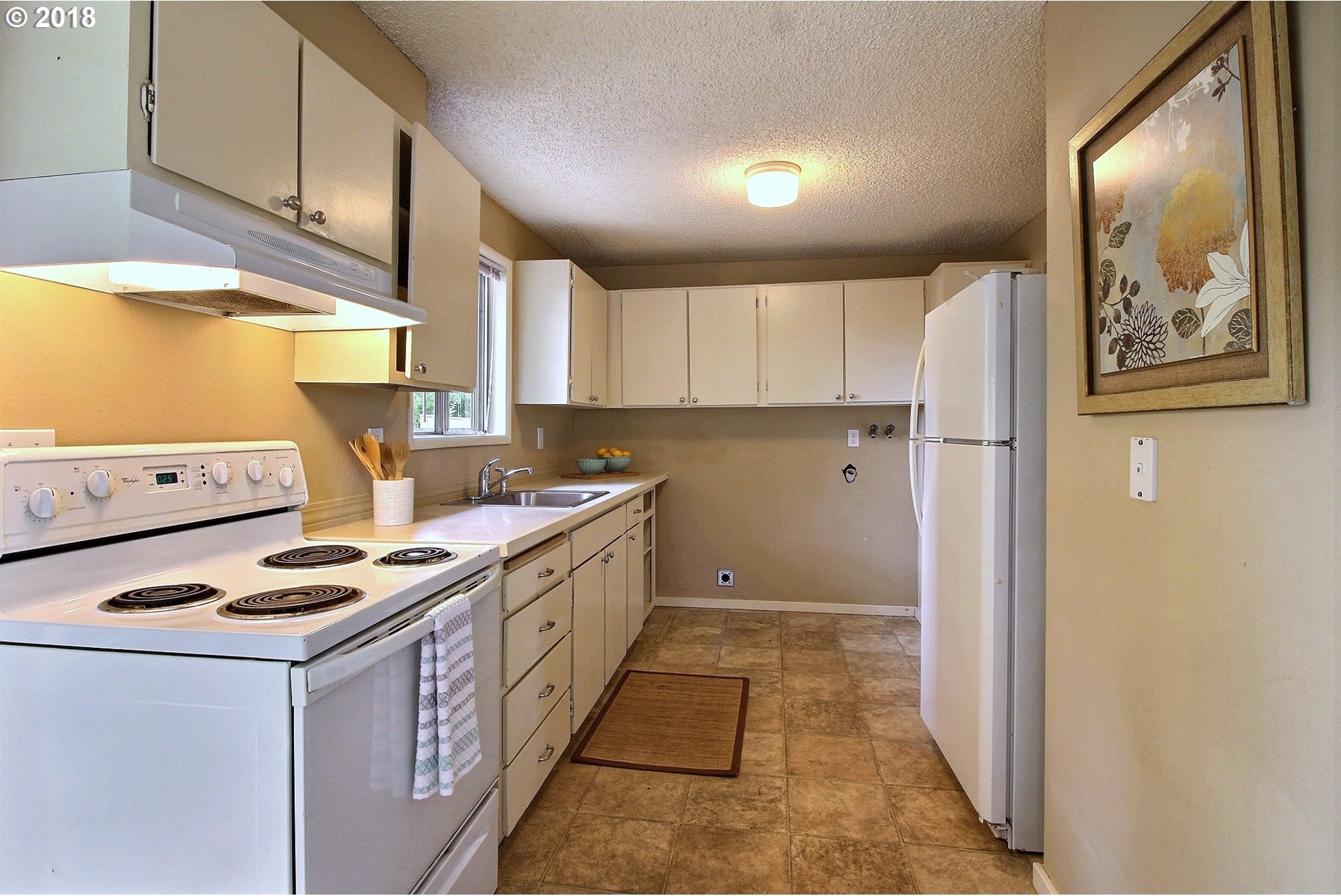1802 Southwest Logan Street Portland, OR 97219 - Photo 7 of 16 Gallery Image 7