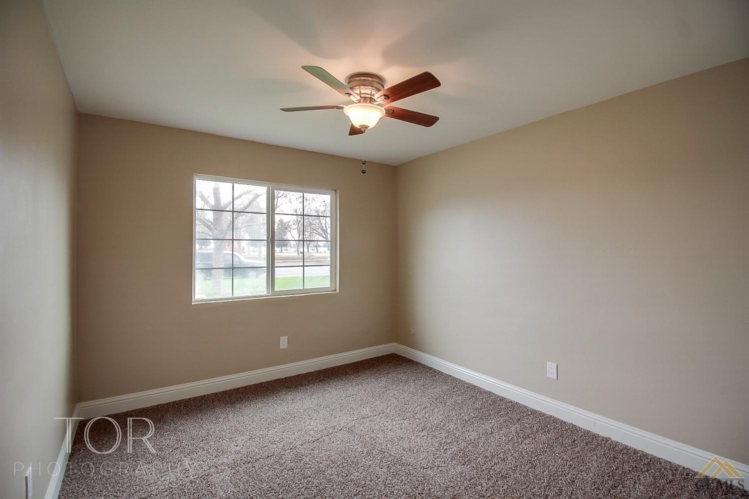 3916 Harris Road Bakersfield, CA 93313 - Photo 16 of 19 Gallery Image 16