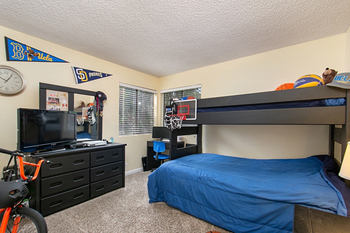 2964 Elm Tree Court Spring Valley, CA 91978 - Photo 12 of 25 Gallery Image 12